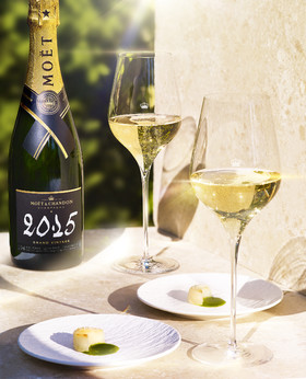 Romain RECHT – Retoucheur Photo Réseaux Sociaux - PARIS - CAMPAGNE MOET&CHANDON